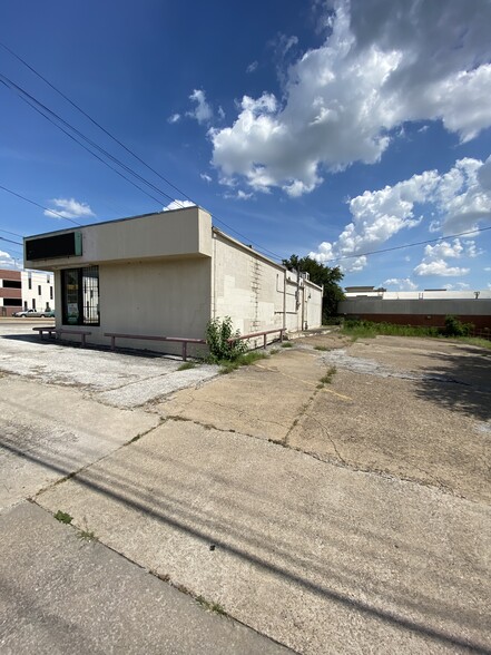 4303 S Lancaster Rd, Dallas, TX for lease - Building Photo - Image 2 of 15