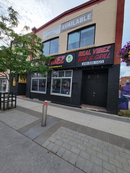 18-22 Dunlop St W, Barrie, ON à louer - Photo du bâtiment - Image 3 de 20