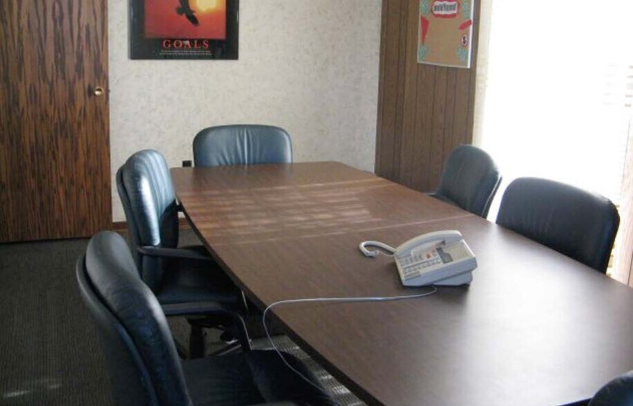 300 First Ave, Rock Falls, IL à louer - Photo intérieure - Image 3 de 15