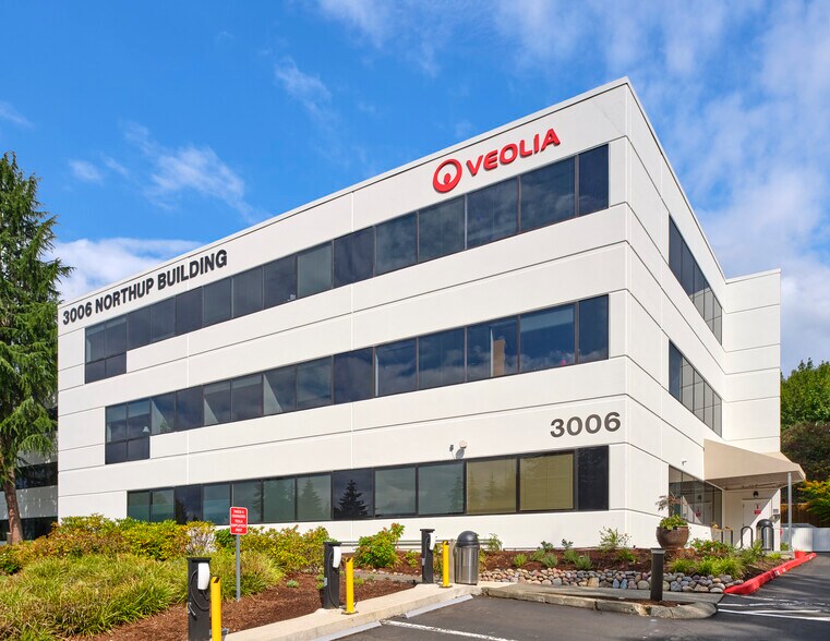 3006 Northup Way, Bellevue, WA à louer - Photo du bâtiment - Image 2 de 8