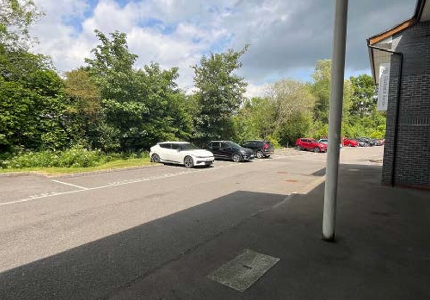 5-6 Wessex Way, Winchester à louer - Photo du bâtiment - Image 2 de 2