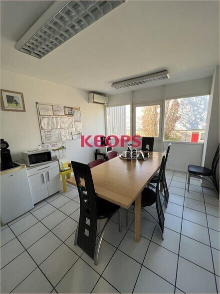 Flex dans Portet-sur-Garonne à louer - Photo du bâtiment - Image 3 de 11