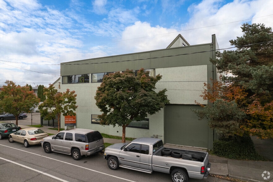 9241 Greenwood Ave N, Seattle, WA à vendre - Photo du bâtiment - Image 3 de 4