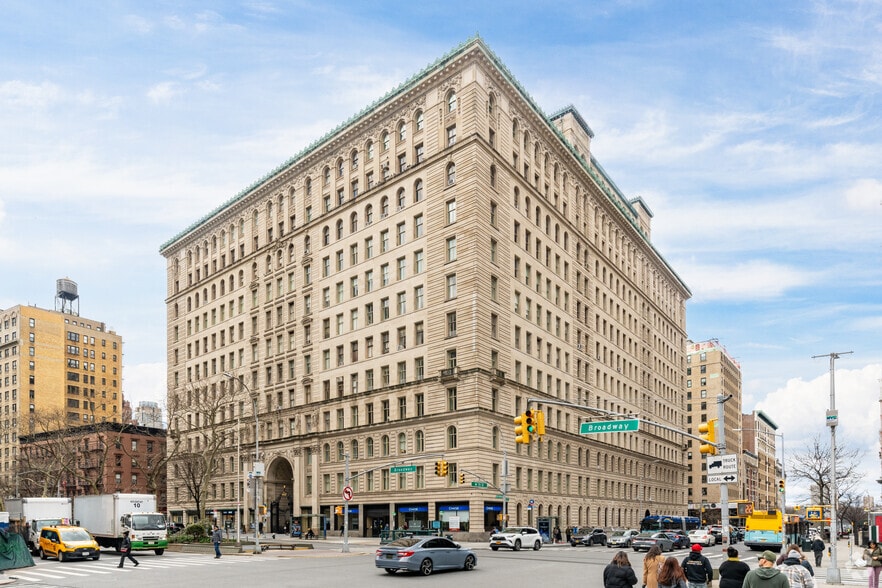 390 West End Ave, New York, NY à louer - Photo du bâtiment - Image 2 de 6