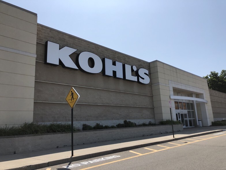 3112-3128 Vestal Pky E, Vestal Township, NY à louer - Photo du bâtiment - Image 3 de 14