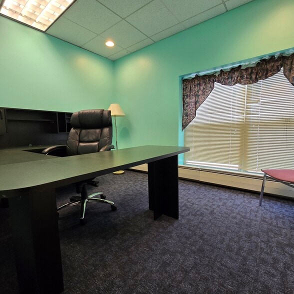 106 N Franklin St, Pen Argyl, PA for sale - Interior Photo - Image 3 of 28