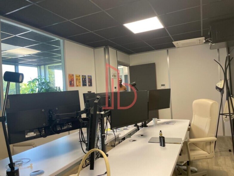 Office in Bordeaux for sale - Interior Photo - Image 3 of 5