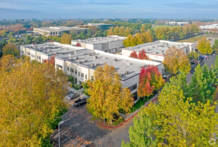 355 Piercy Rd, San Jose, CA à vendre - Photo du bâtiment - Image 2 de 5