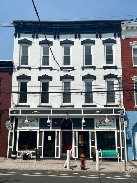 38 Broad St, Keyport, NJ à vendre - Photo du bâtiment - Image 2 de 13