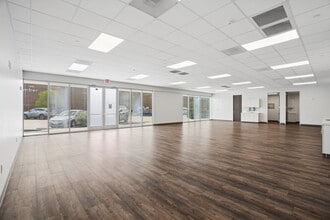 3569 Business Center Dr, Pearland, TX for lease Interior Photo- Image 1 of 6