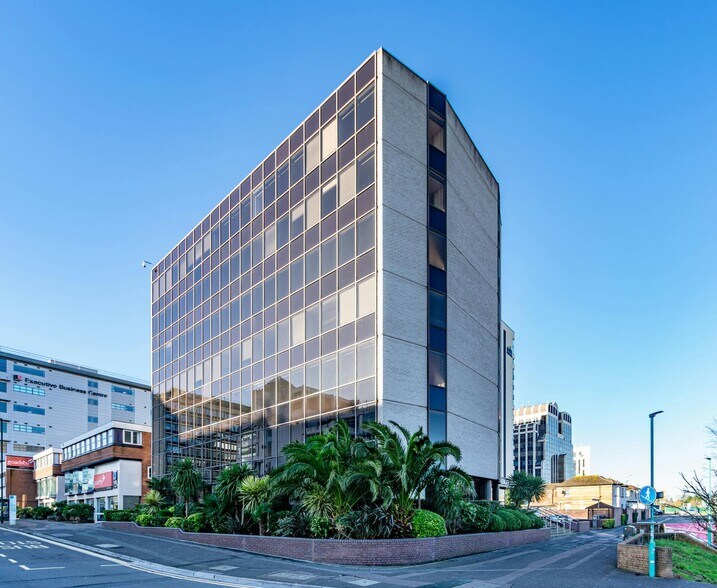 115-119 Holdenhurst Rd, Bournemouth à louer - Photo du bâtiment - Image 2 de 60