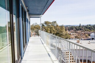 4052-4068 Mother Lode Dr, Shingle Springs, CA à louer Photo du bâtiment- Image 2 de 11