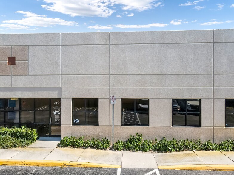 2433-2463 Quantum Blvd, Boynton Beach, FL à louer - Photo du bâtiment - Image 3 de 11
