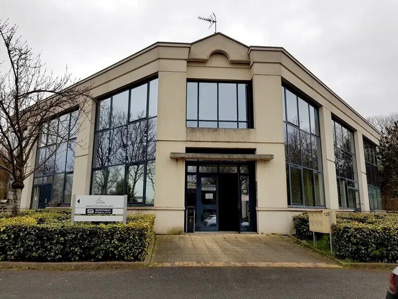 14 Rue Le Corbusier, Créteil à louer - Photo du bâtiment - Image 2 de 11