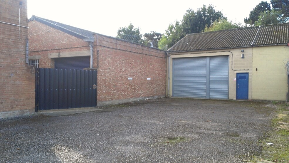 9-11 St. Catherine St, Gloucester for lease - Building Photo - Image 2 of 3