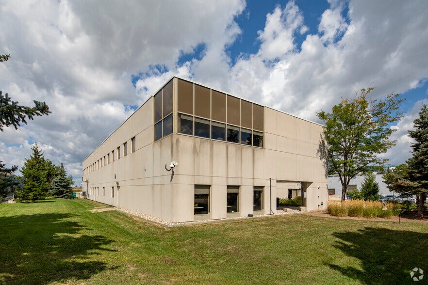 2580 Matheson Blvd E, Mississauga, ON à louer - Photo du bâtiment - Image 2 de 4