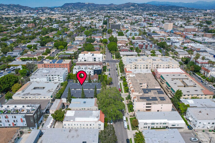 127 S St Andrews Pl, Los Angeles, CA à vendre - Photo du bâtiment - Image 2 de 15