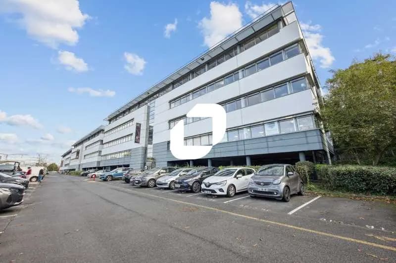 Office in Orsay for lease Building Photo- Image 1 of 16