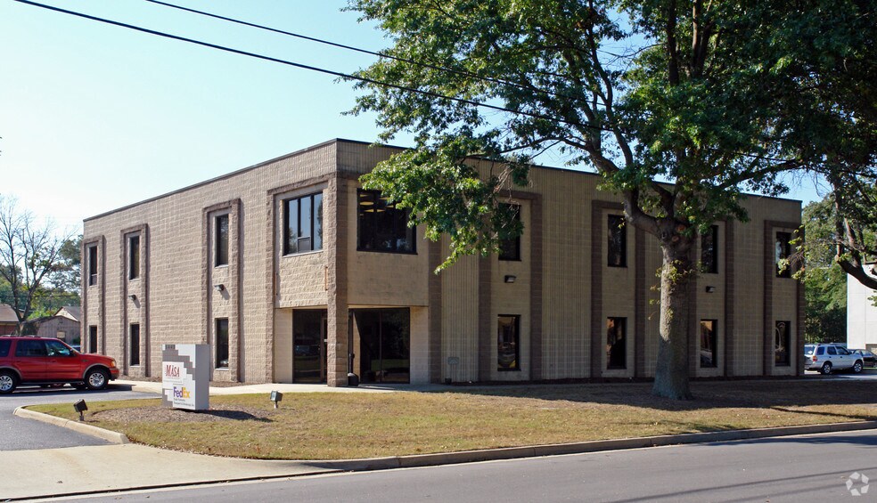 5445 Henneman Dr, Norfolk, VA à vendre - Photo principale - Image 1 de 2