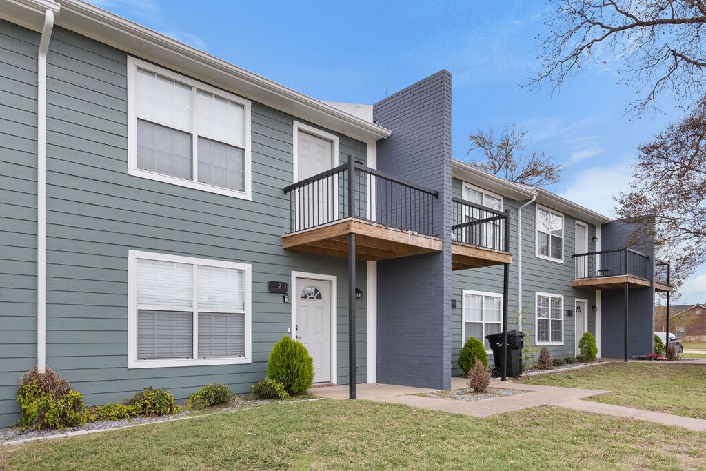 705-715 W Crawford St, Denison, TX à vendre Photo du bâtiment- Image 1 de 17