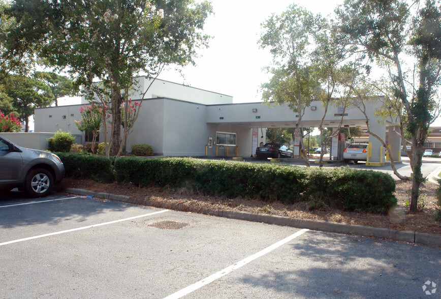 7815 N Kings Hwy, Myrtle Beach, SC for lease - Building Photo - Image 2 of 5