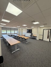 High St, Haverhill à louer Photo intérieure- Image 2 de 7