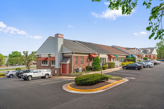 More details for 8403 Richmond Hwy, Alexandria, VA - Retail for Sale