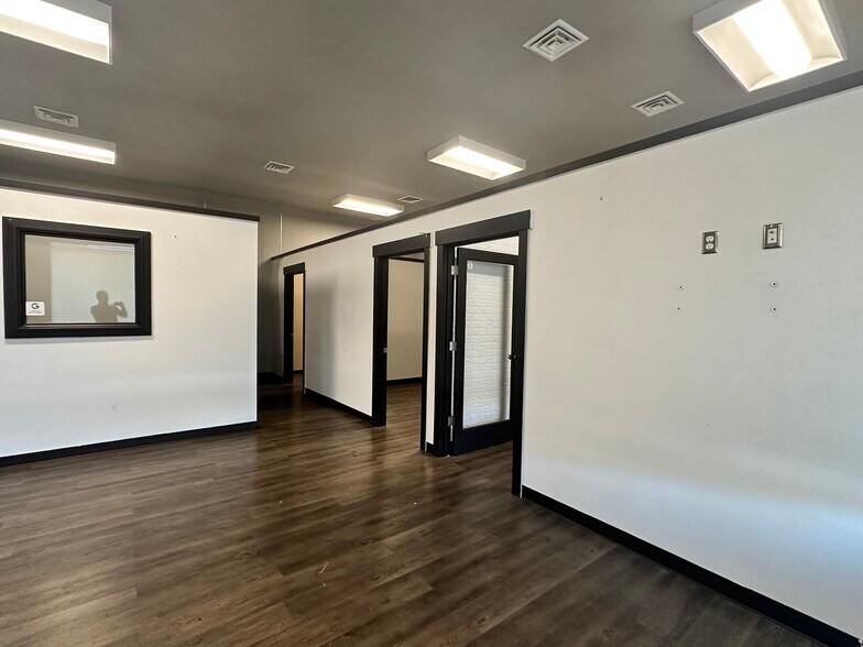 8218 Pacific Ave, Tacoma, WA for lease - Interior Photo - Image 3 of 11