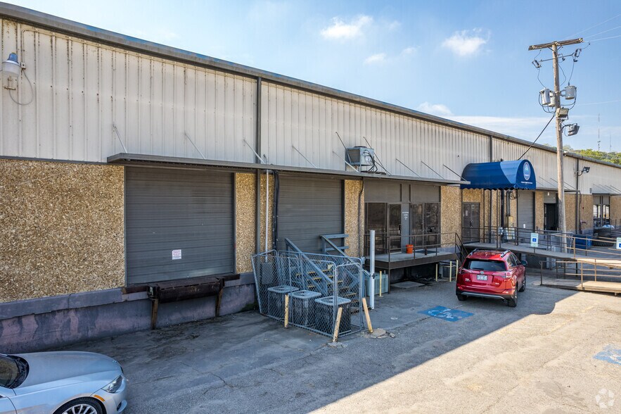 1021 Jessie Rd, Little Rock, AR à louer - Photo du bâtiment - Image 3 de 7
