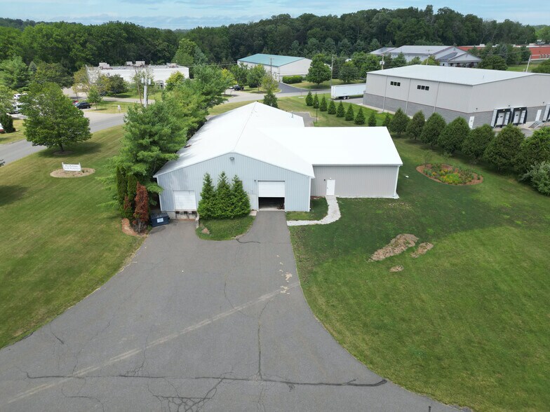 20 Wilson Dr, Sparta, NJ à vendre - Photo du bâtiment - Image 3 de 7