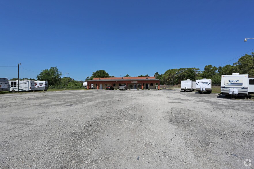 5273 Treiman Blvd, Dade City, FL à vendre - Photo du bâtiment - Image 2 de 3