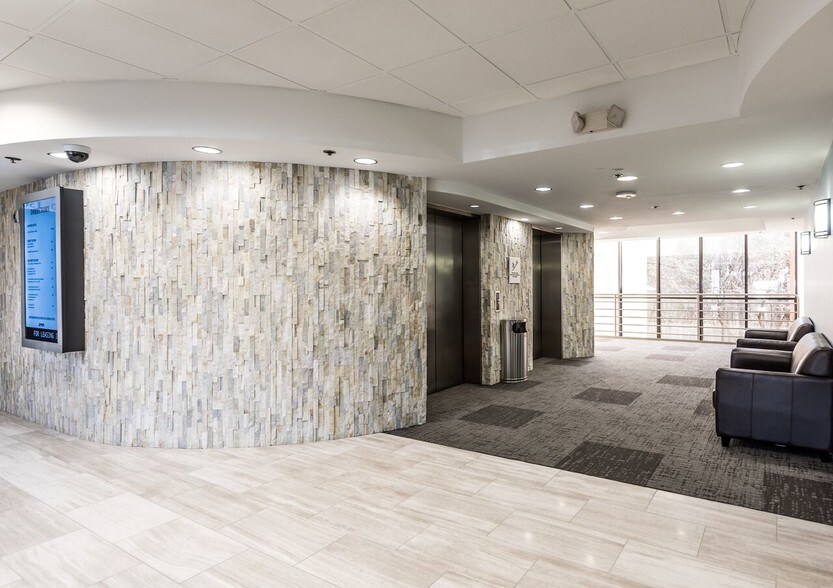 31500 Telegraph Rd, Bingham Farms, MI à louer - Photo intérieure - Image 3 de 6