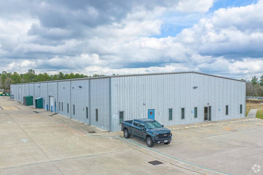 100 N FM 3083 Rd E, Conroe, TX à louer - Photo du bâtiment - Image 3 de 21