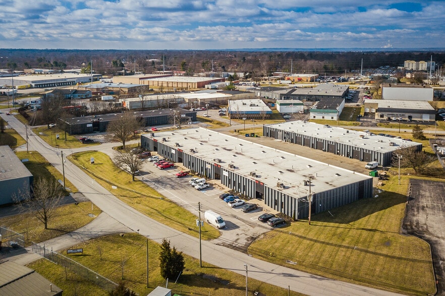 1814-1828 Laser Ln, Louisville, KY for lease - Building Photo - Image 2 of 8