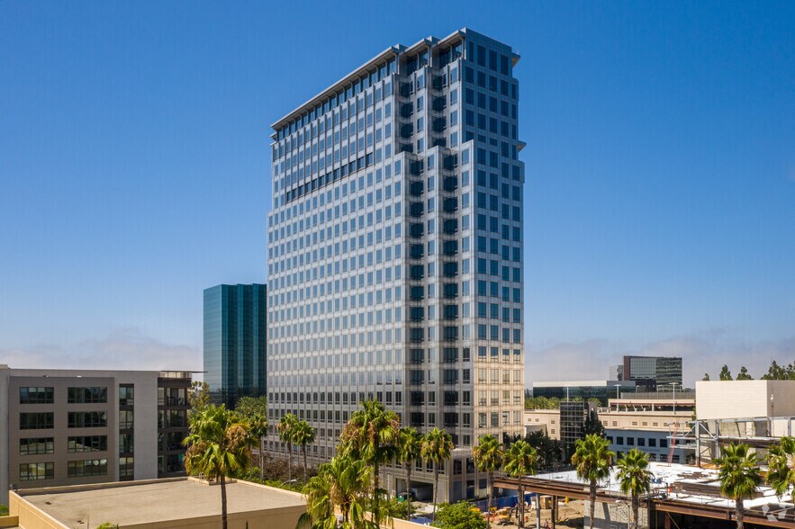 600 Anton Blvd, Costa Mesa, CA à louer - Photo du bâtiment - Image 2 de 12