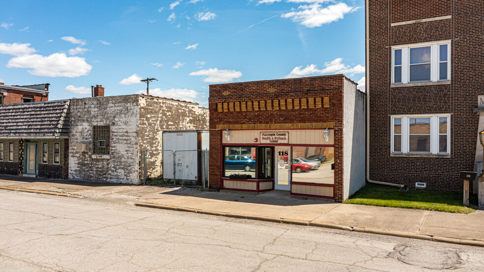 118 W Chestnut St, Gillespie, IL à vendre - Photo du bâtiment - Image 1 de 1