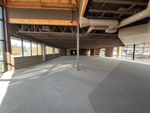 8610-8840 SW Hall Blvd, Beaverton, OR for lease Interior Photo- Image 2 of 13