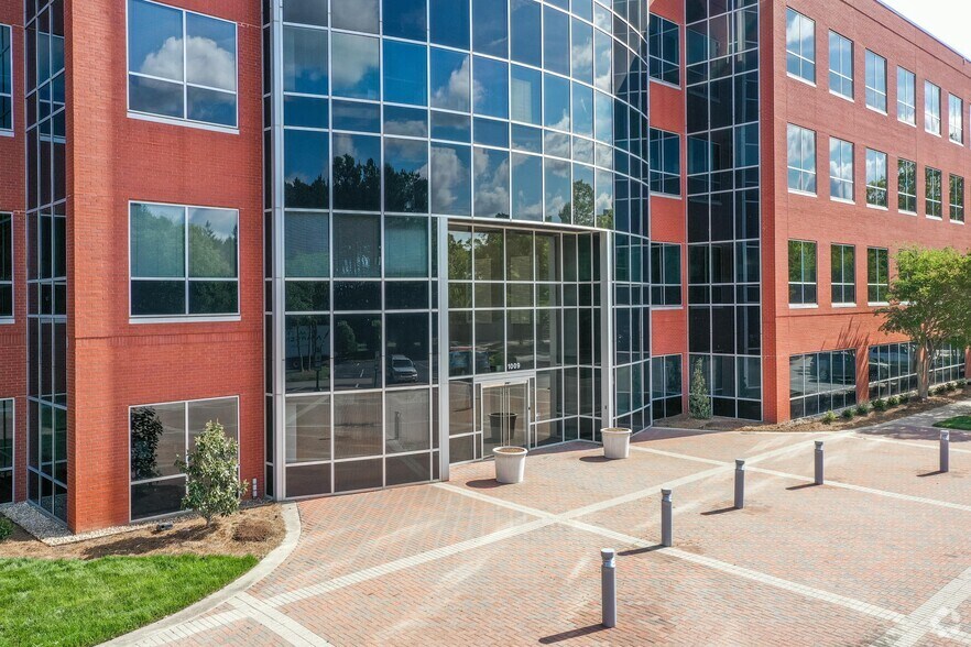 1009 Slater Rd, Durham, NC à louer - Photo du bâtiment - Image 2 de 12