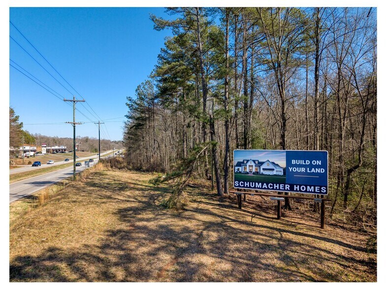 Clemson Blvd, Seneca, SC à vendre - Photo du bâtiment - Image 2 de 12