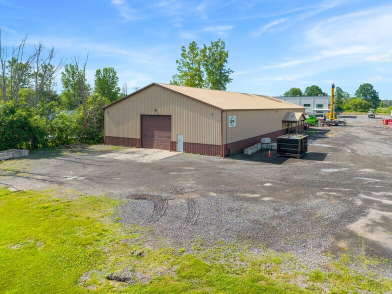 751 County Route 37, Central Square, NY à louer - Photo du bâtiment - Image 3 de 37