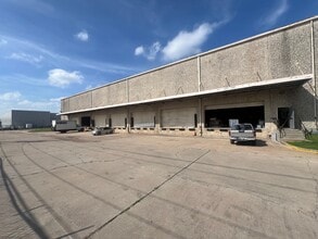 2800 Fondren Rd, Houston, TX à louer Photo du bâtiment- Image 2 de 2