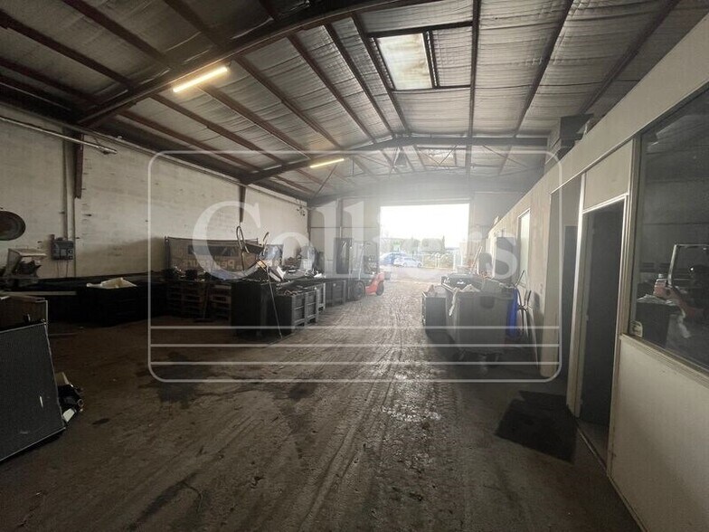 Flex in Vitrolles for lease - Interior Photo - Image 3 of 8