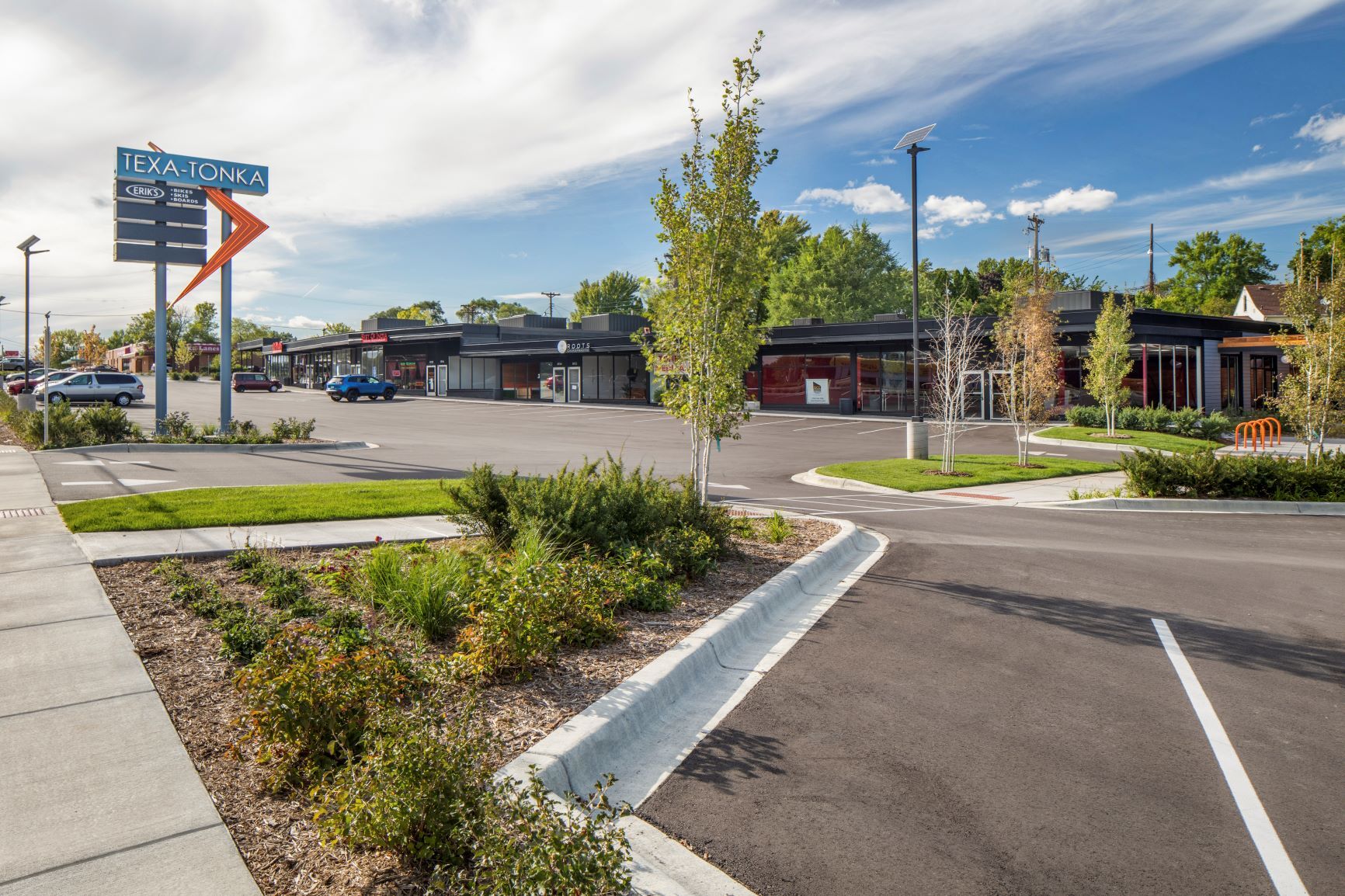 8000-8140 Minnetonka Blvd, Minneapolis, MN for lease Building Photo- Image 1 of 4