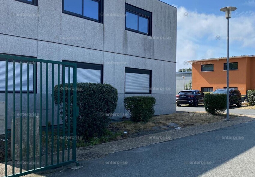 Office in Le Havre for lease - Building Photo - Image 2 of 3