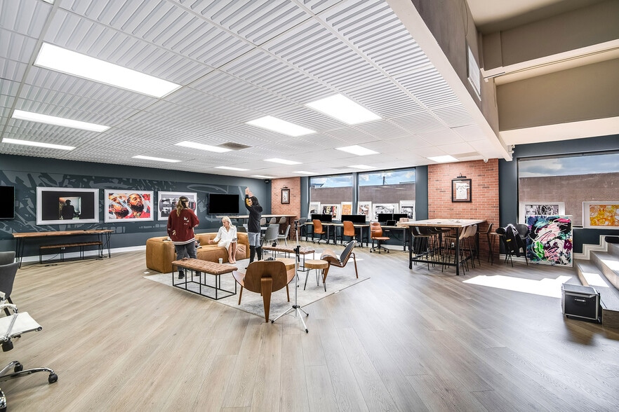 6746 Valjean Ave, Van Nuys, CA for lease - Interior Photo - Image 2 of 26