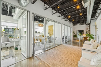 8820 Wilshire Blvd, Beverly Hills, CA for lease Interior Photo- Image 1 of 10
