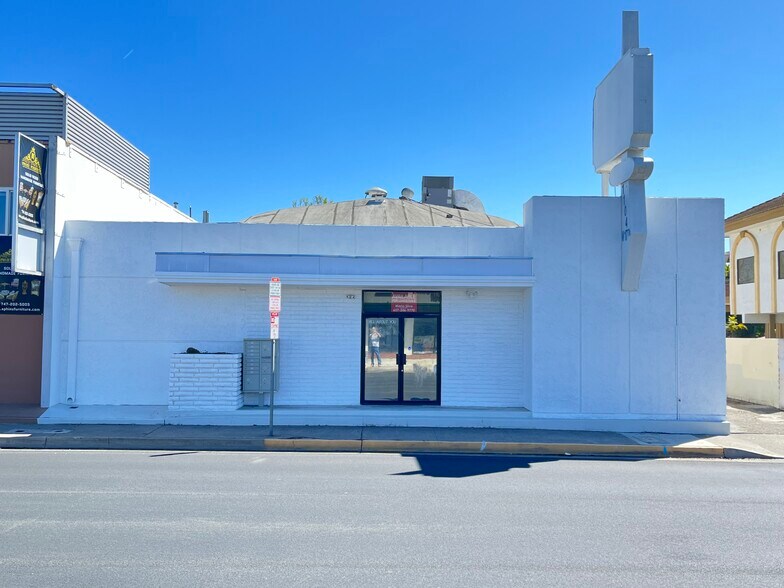 1104 W 17th St, Santa Ana, CA à louer - Photo du bâtiment - Image 2 de 2