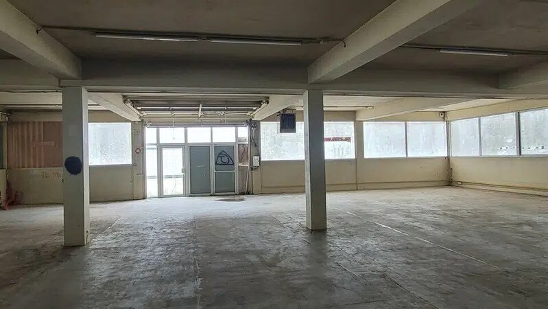 Flex in Le Petit-Quevilly for lease - Building Photo - Image 3 of 8