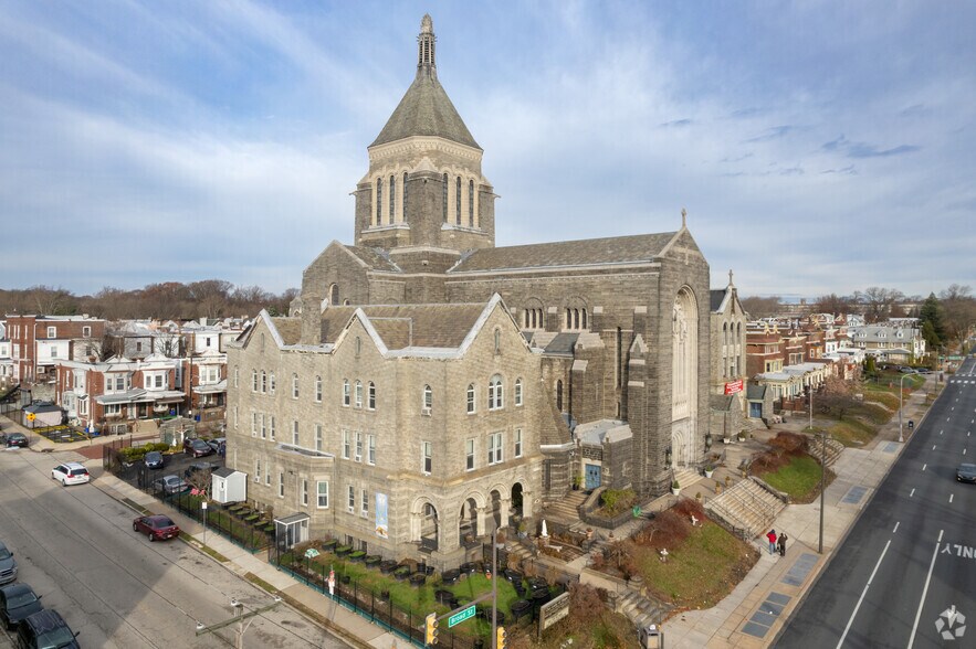 5210-5218 N Broad St, Philadelphia, PA à louer - Photo du bâtiment - Image 1 de 5