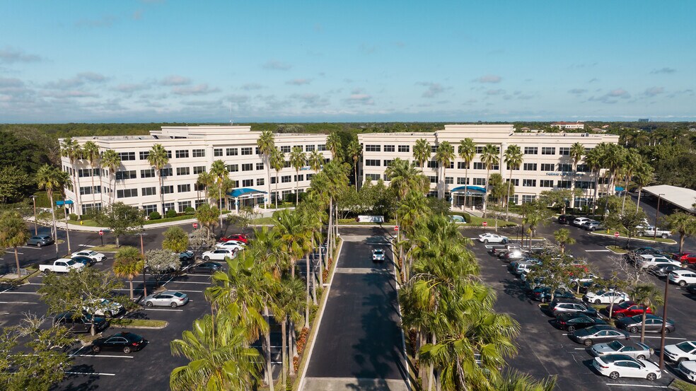 7108-7121 Fairway Dr, Palm Beach Gardens, FL à louer - Photo du bâtiment - Image 1 de 24